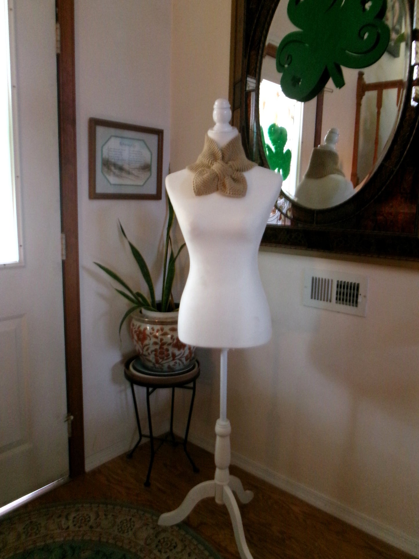 Keyhole Scarf (Dolly Scarf)